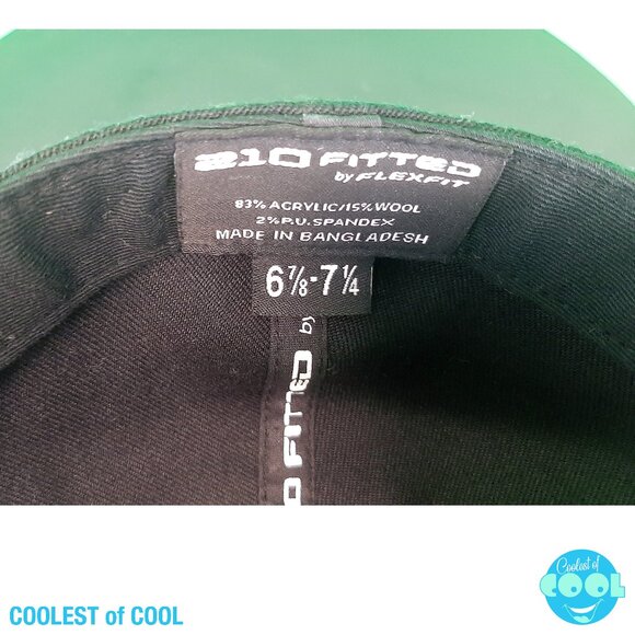 The Volcom Spellout Flexfit Fitted Hat in size S/M (6 7/8 - 7 1/4) is a black an - Picture 5 of 7